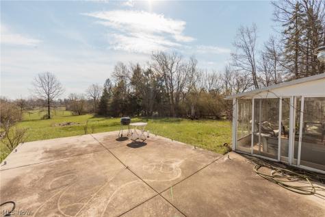 19157 Howe Road Strongsville OH 44136