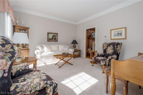 5534 Governors Avenue NW Canton OH 44718
