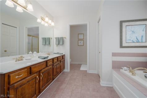 5534 Governors Avenue NW Canton OH 44718