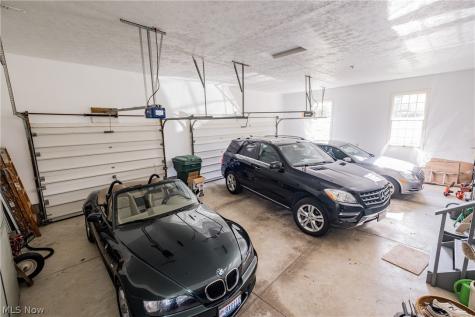 5534 Governors Avenue NW Canton OH 44718