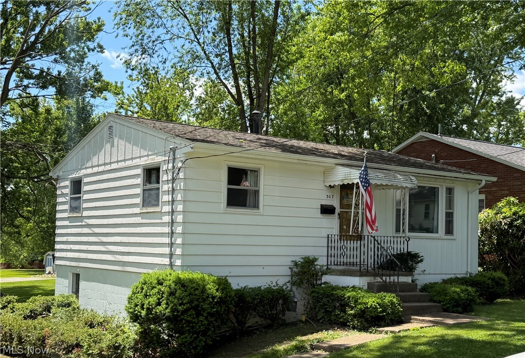 307 W 9th Street Salem OH 44460