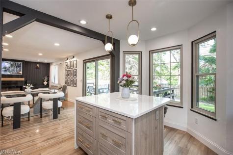 17101 Rabbit Run Drive Strongsville OH 44136