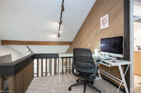17101 Rabbit Run Drive Strongsville OH 44136