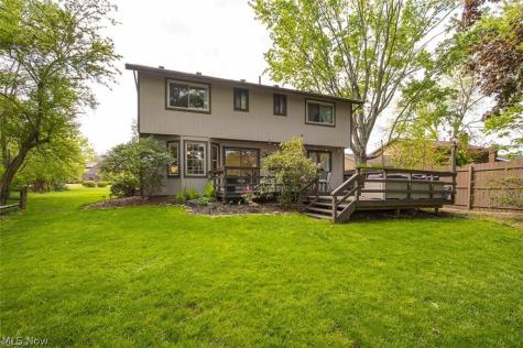 17101 Rabbit Run Drive Strongsville OH 44136