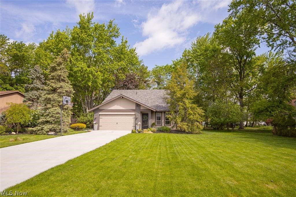 17101 Rabbit Run Drive Strongsville OH 44136