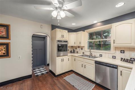 3290 Wooster Road Rocky River OH 44116