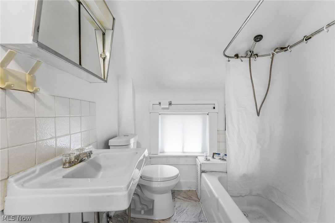 1887 Ritzman Court Akron OH 44314