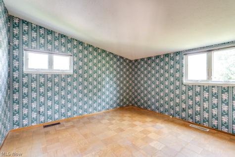 6663 Rochelle Boulevard Parma OH 44130