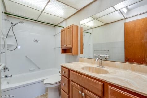 6663 Rochelle Boulevard Parma OH 44130