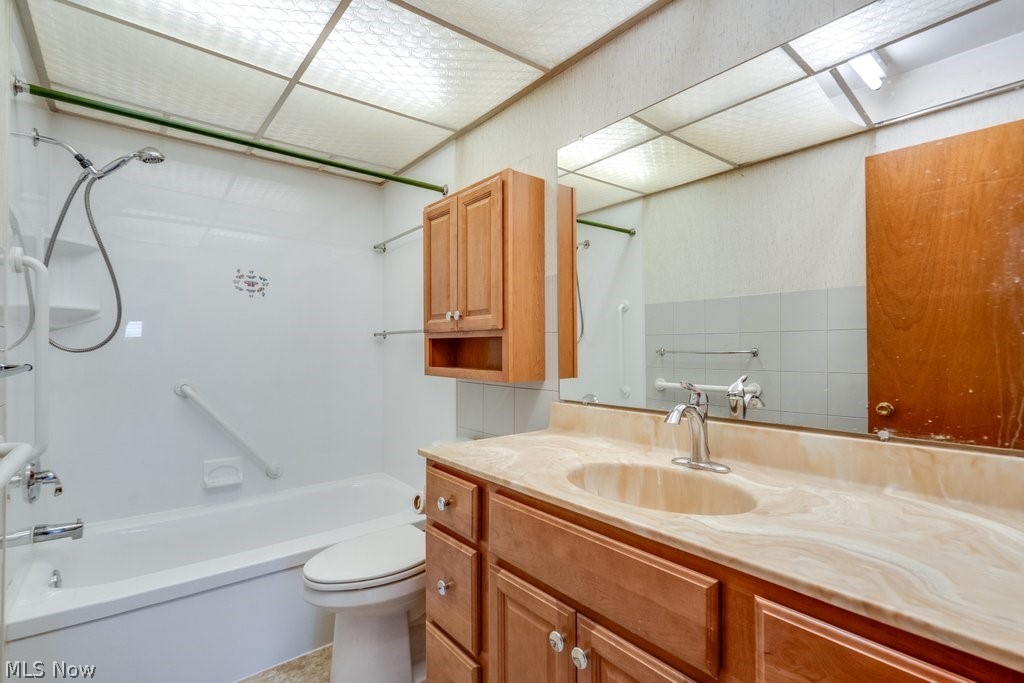 6663 Rochelle Boulevard Parma OH 44130
