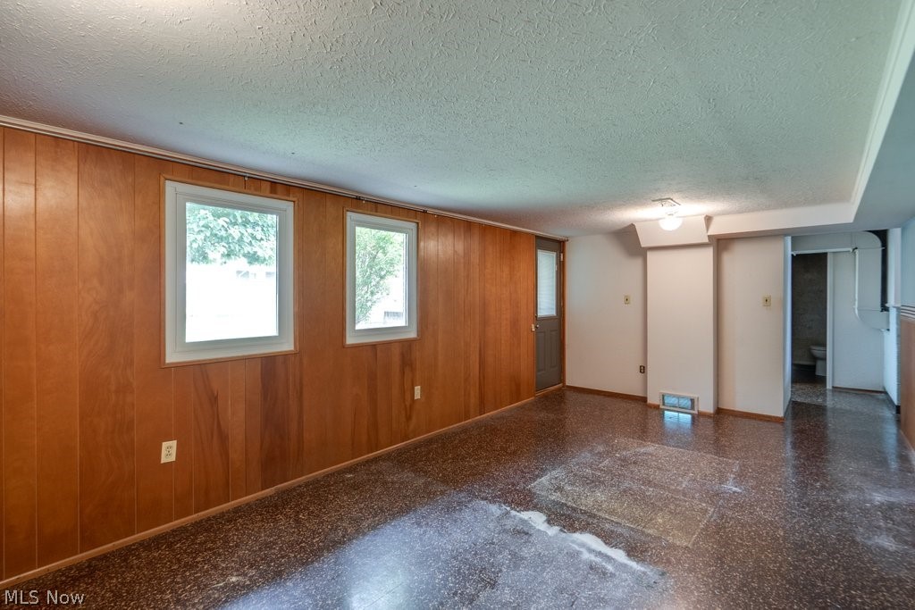 6663 Rochelle Boulevard Parma OH 44130