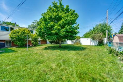 6663 Rochelle Boulevard Parma OH 44130