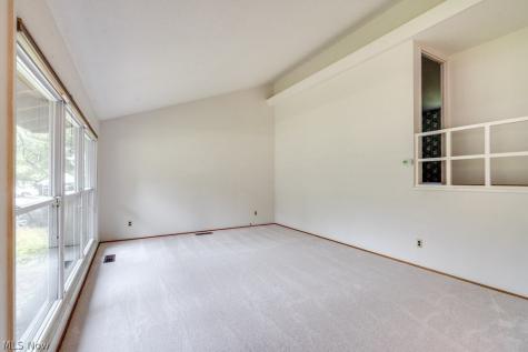 6663 Rochelle Boulevard Parma OH 44130