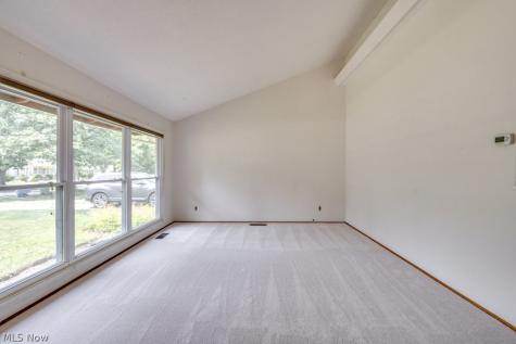 6663 Rochelle Boulevard Parma OH 44130