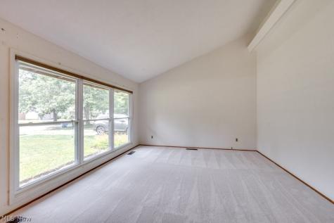 6663 Rochelle Boulevard Parma OH 44130