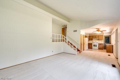 6663 Rochelle Boulevard Parma OH 44130
