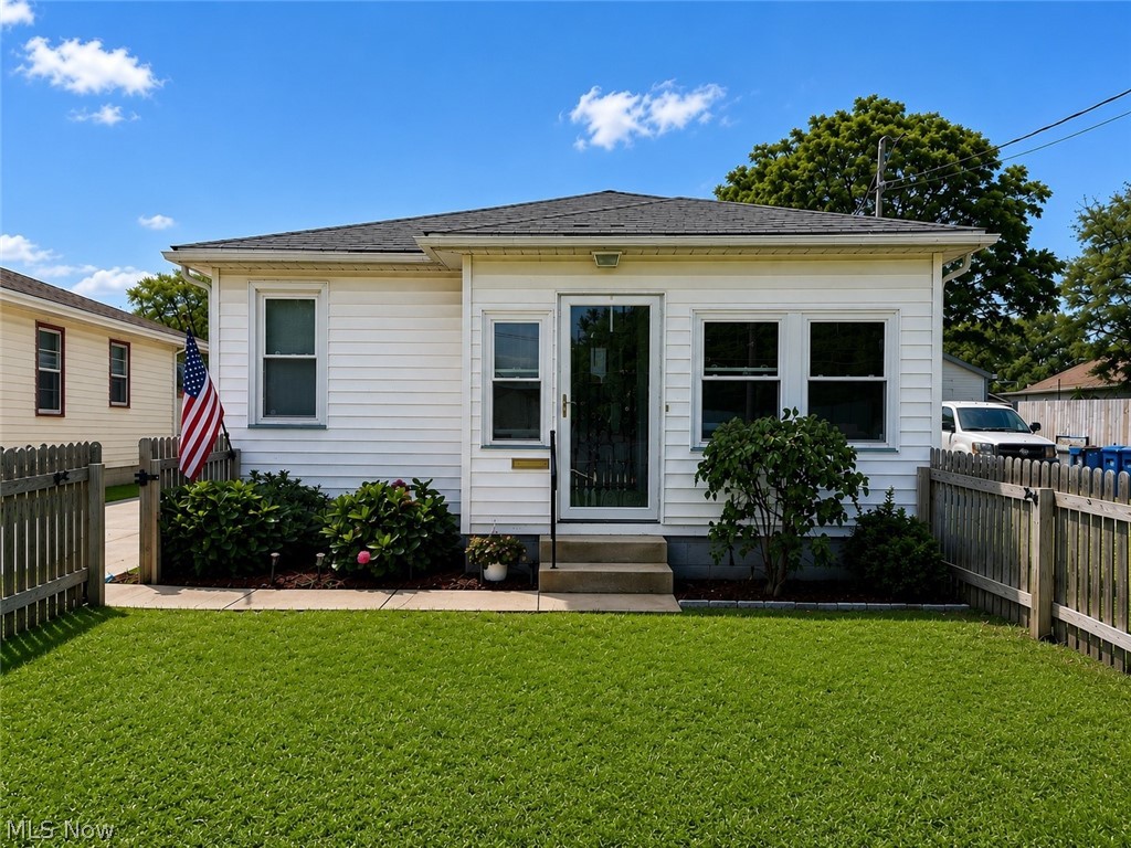 512 Maplewood Avenue Struthers OH 44471