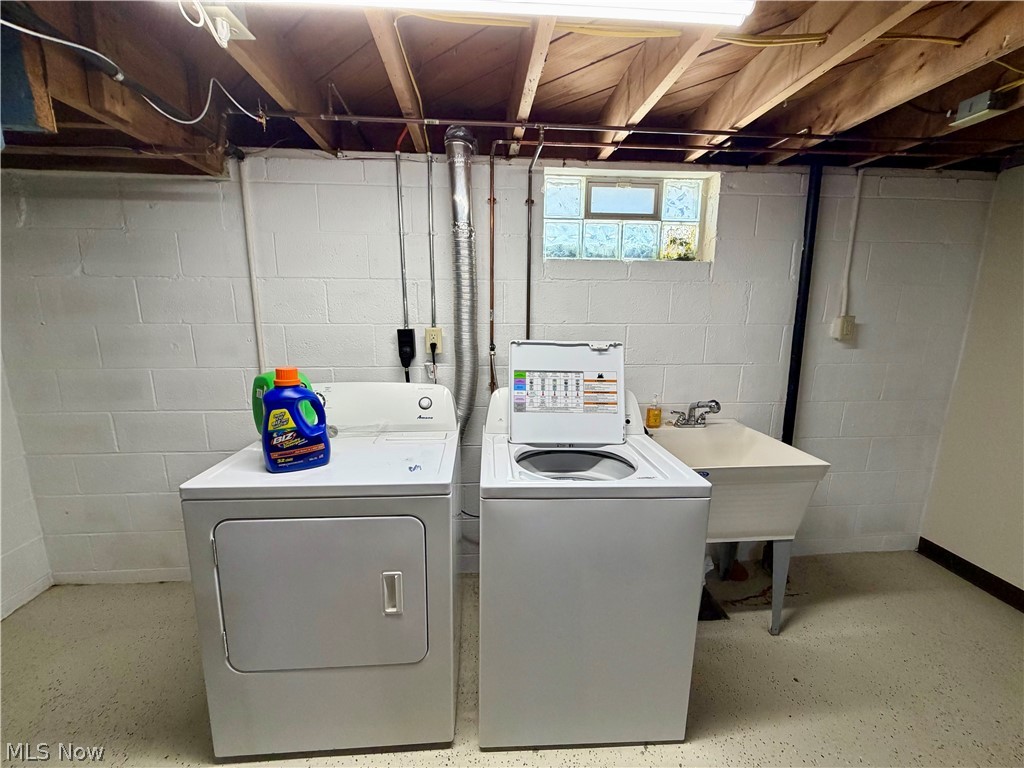 512 Maplewood Avenue Struthers OH 44471