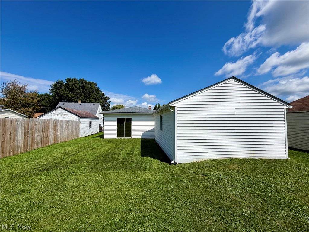 512 Maplewood Avenue Struthers OH 44471