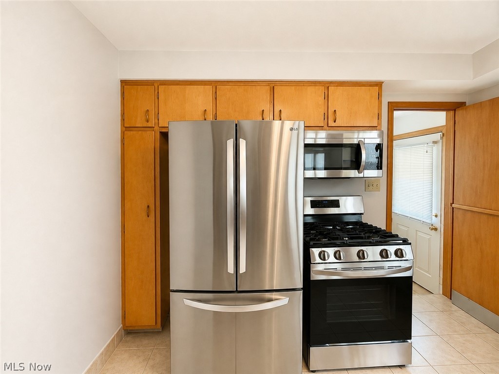 512 Maplewood Avenue Struthers OH 44471