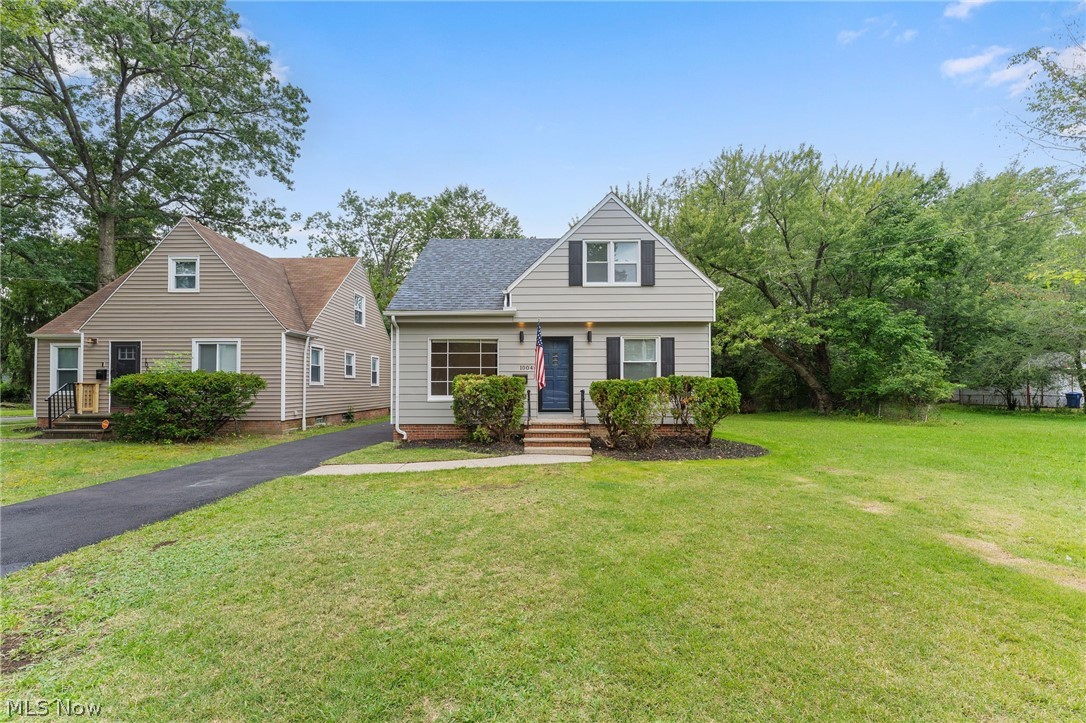 1004 Woodview Road Cleveland Heights OH 44121
