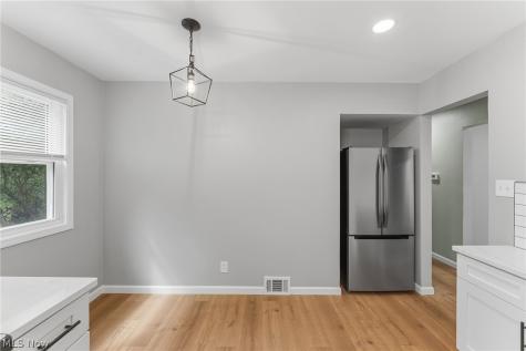 1004 Woodview Road Cleveland Heights OH 44121