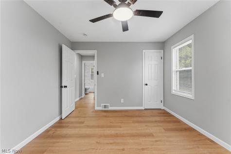 1004 Woodview Road Cleveland Heights OH 44121