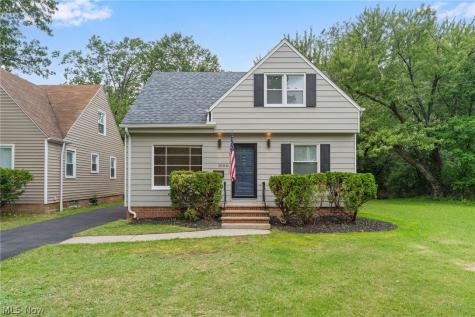 1004 Woodview Road Cleveland Heights OH 44121