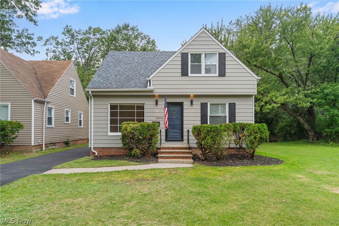1004 Woodview Road Cleveland Heights OH 44121