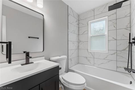 1004 Woodview Road Cleveland Heights OH 44121