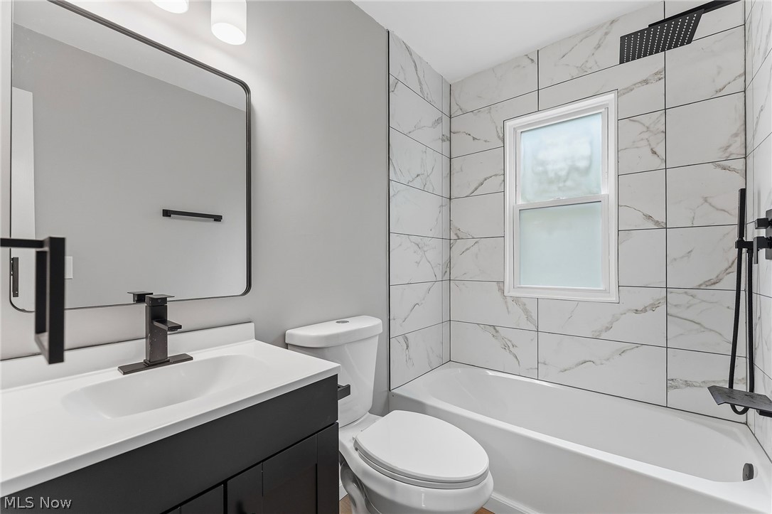 1004 Woodview Road Cleveland Heights OH 44121