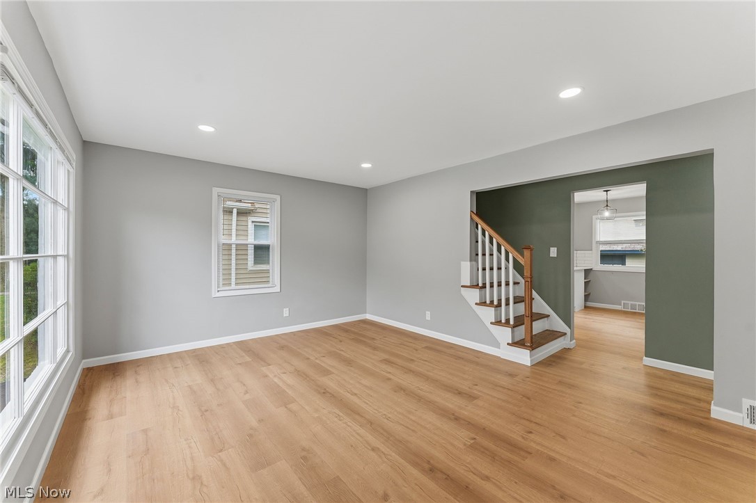 1004 Woodview Road Cleveland Heights OH 44121