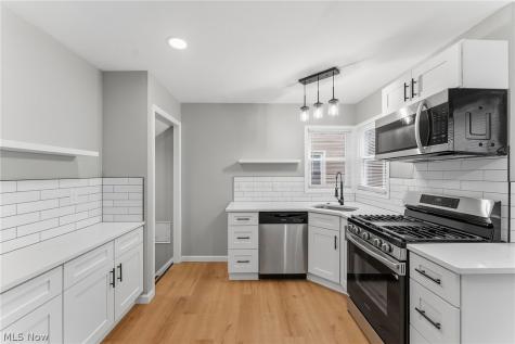 1004 Woodview Road Cleveland Heights OH 44121