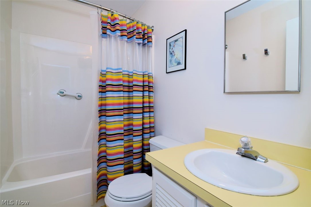 5220 Park Side Trail Solon OH 44139