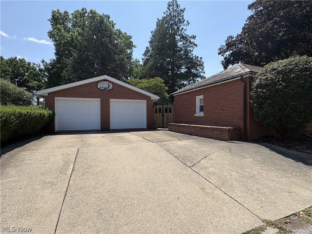 370 N Main Street Columbiana OH 44408