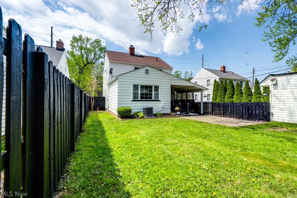 1547 Richmond Road Lyndhurst OH 44124