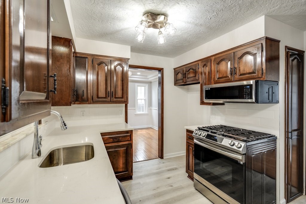 1547 Richmond Road Lyndhurst OH 44124