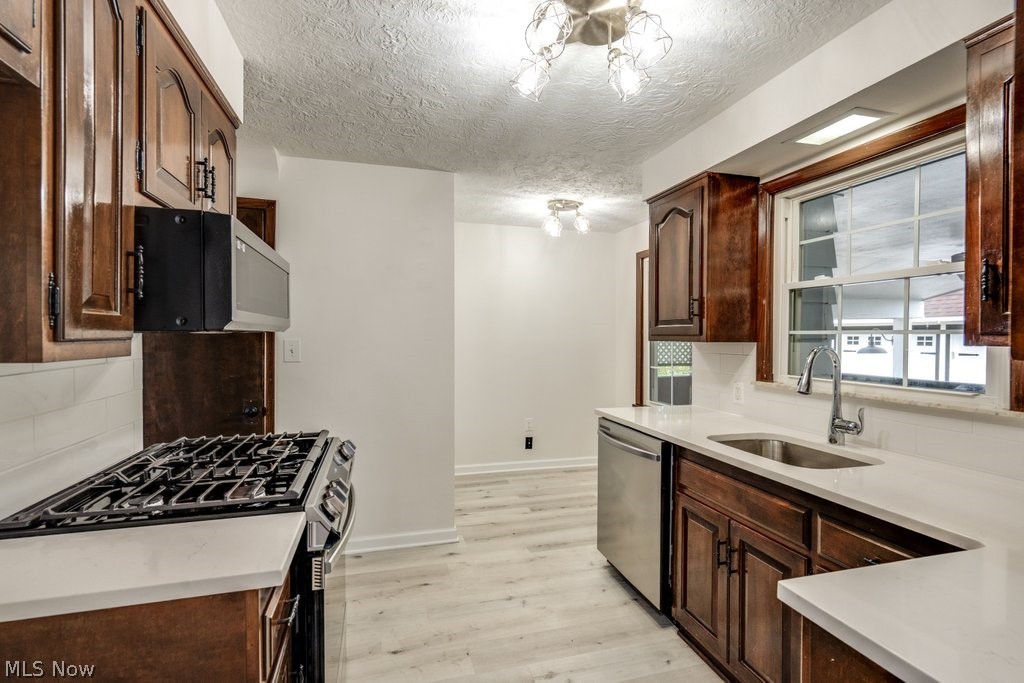 1547 Richmond Road Lyndhurst OH 44124