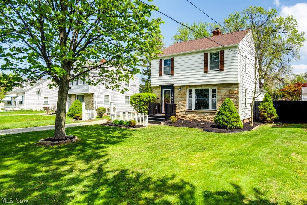 1547 Richmond Road Lyndhurst OH 44124