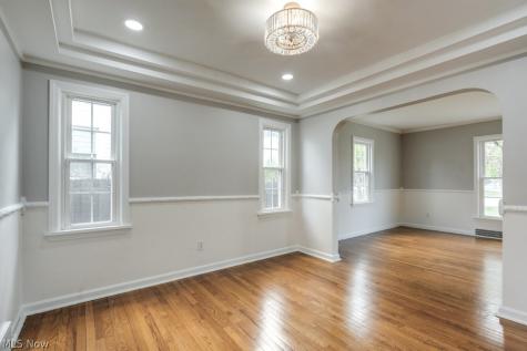 1547 Richmond Road Lyndhurst OH 44124