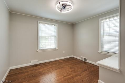 1547 Richmond Road Lyndhurst OH 44124