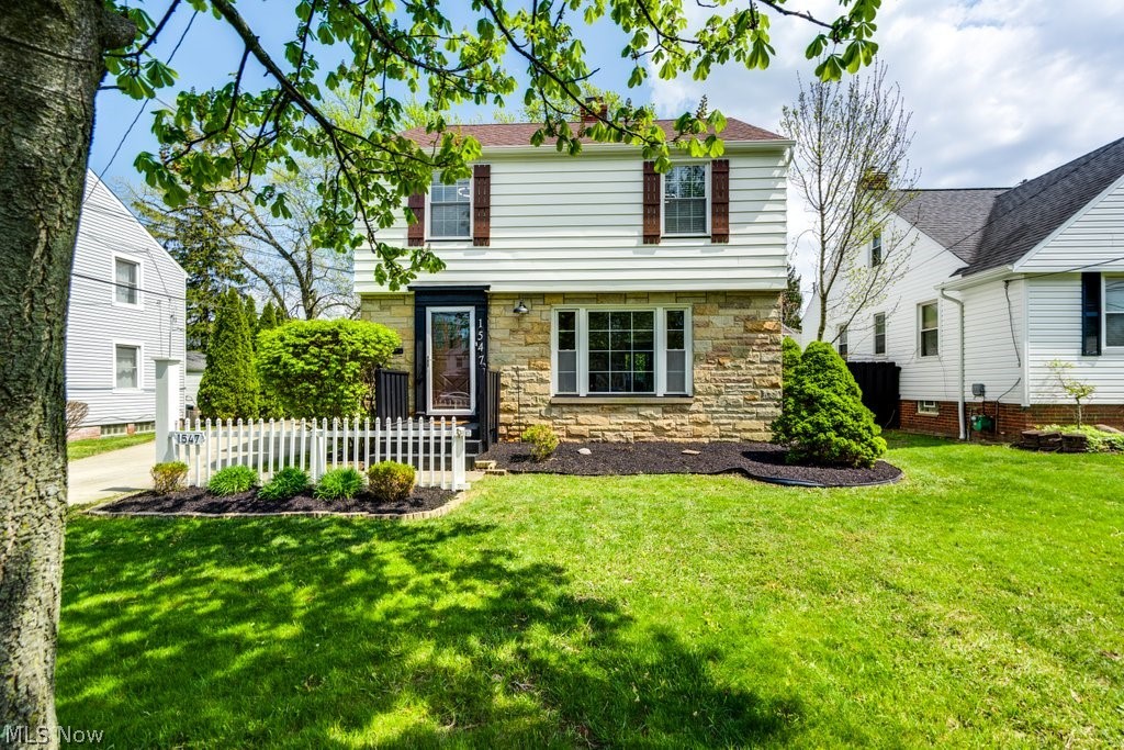 1547 Richmond Road Lyndhurst OH 44124