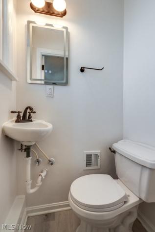 1547 Richmond Road Lyndhurst OH 44124
