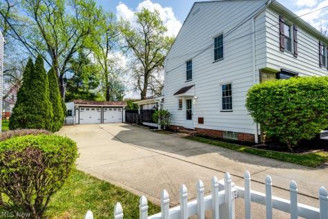 1547 Richmond Road Lyndhurst OH 44124