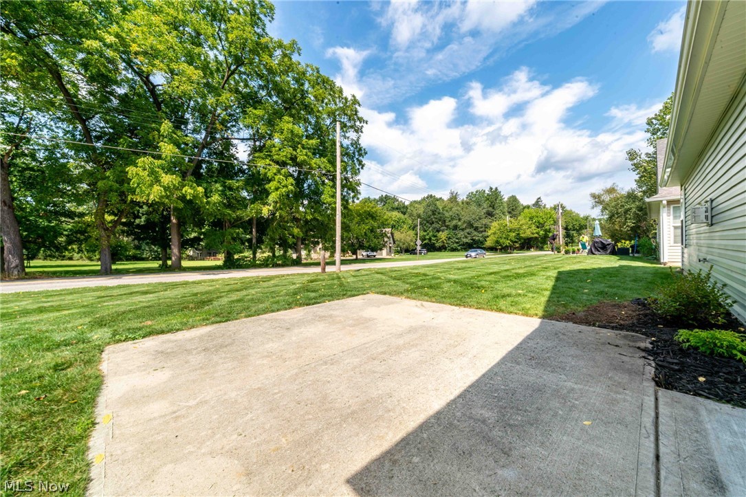 122 Haydens Arbor Elyria OH 44035