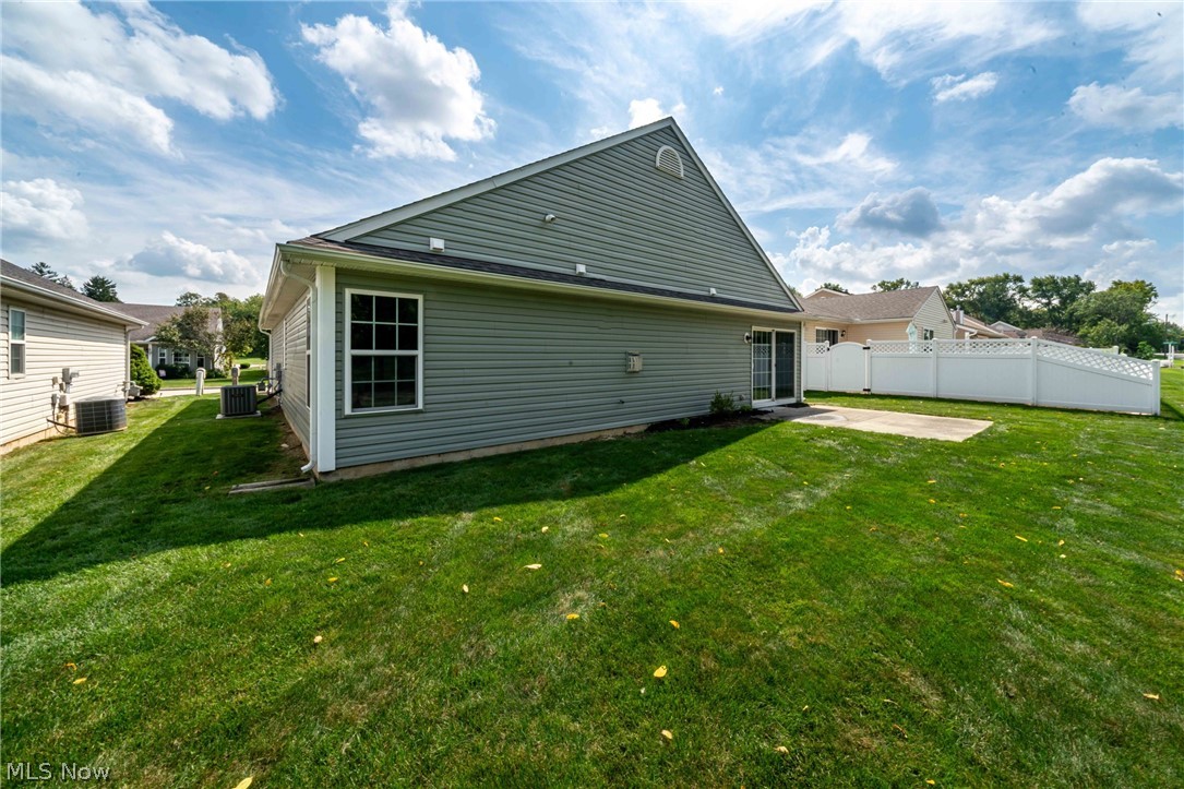 122 Haydens Arbor Elyria OH 44035