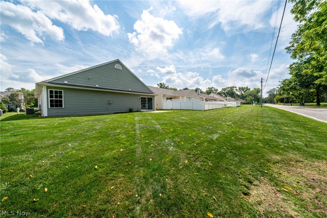 122 Haydens Arbor Elyria OH 44035
