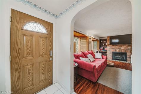 7002 Luelda Avenue Parma OH 44129