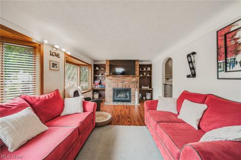 7002 Luelda Avenue Parma OH 44129