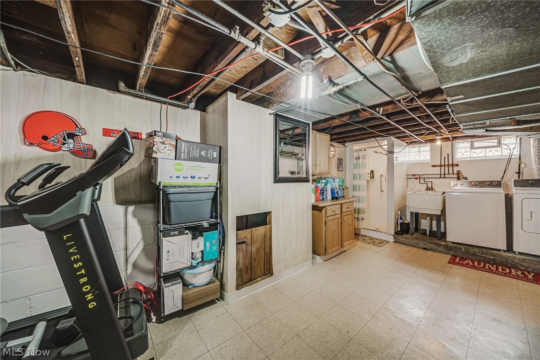 7002 Luelda Avenue Parma OH 44129